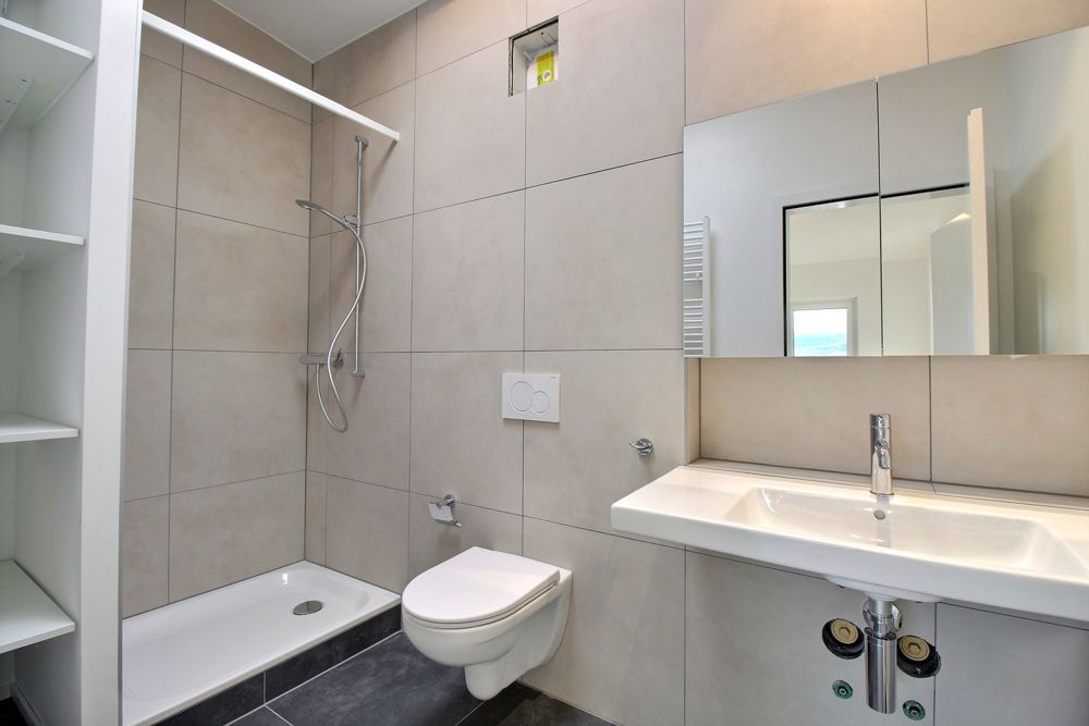 3 appartements d'exception neufs disponible de suite ! - Salle de douche 1