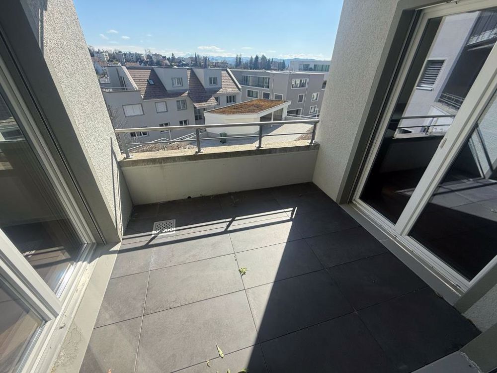 Erstbezug nach Sanierung - moderne 4.5-Zimmer-Wohnung - Balkon
