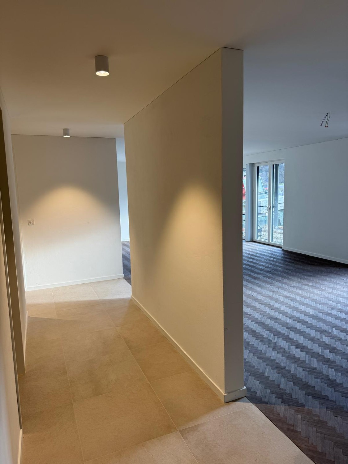 Erstbezug 1. April 2026  Letzte 3.5-Zimmer-Wohnung (100 m2) im Erdgeschoss in ruhiger Lage nahe Zürich - Bild 4