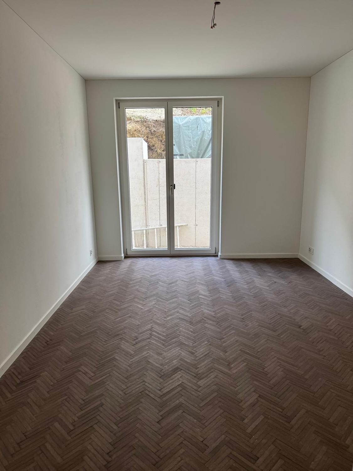 Erstbezug 1. April 2026  Letzte 3.5-Zimmer-Wohnung (100 m2) im Erdgeschoss in ruhiger Lage nahe Zürich - Bild 8