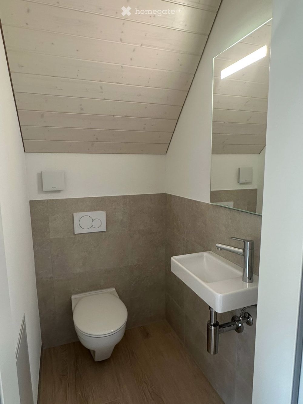 Aussergewöhnliche Dachwohnung mit beeindruckender Raumhöhe - Bild 5