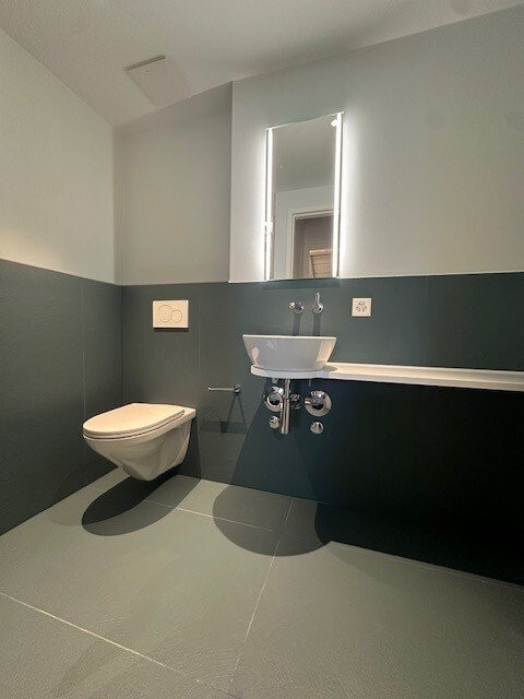 Découvrez ce 3,5 pièces unique sous-gare! - salle_de_douche.jpg