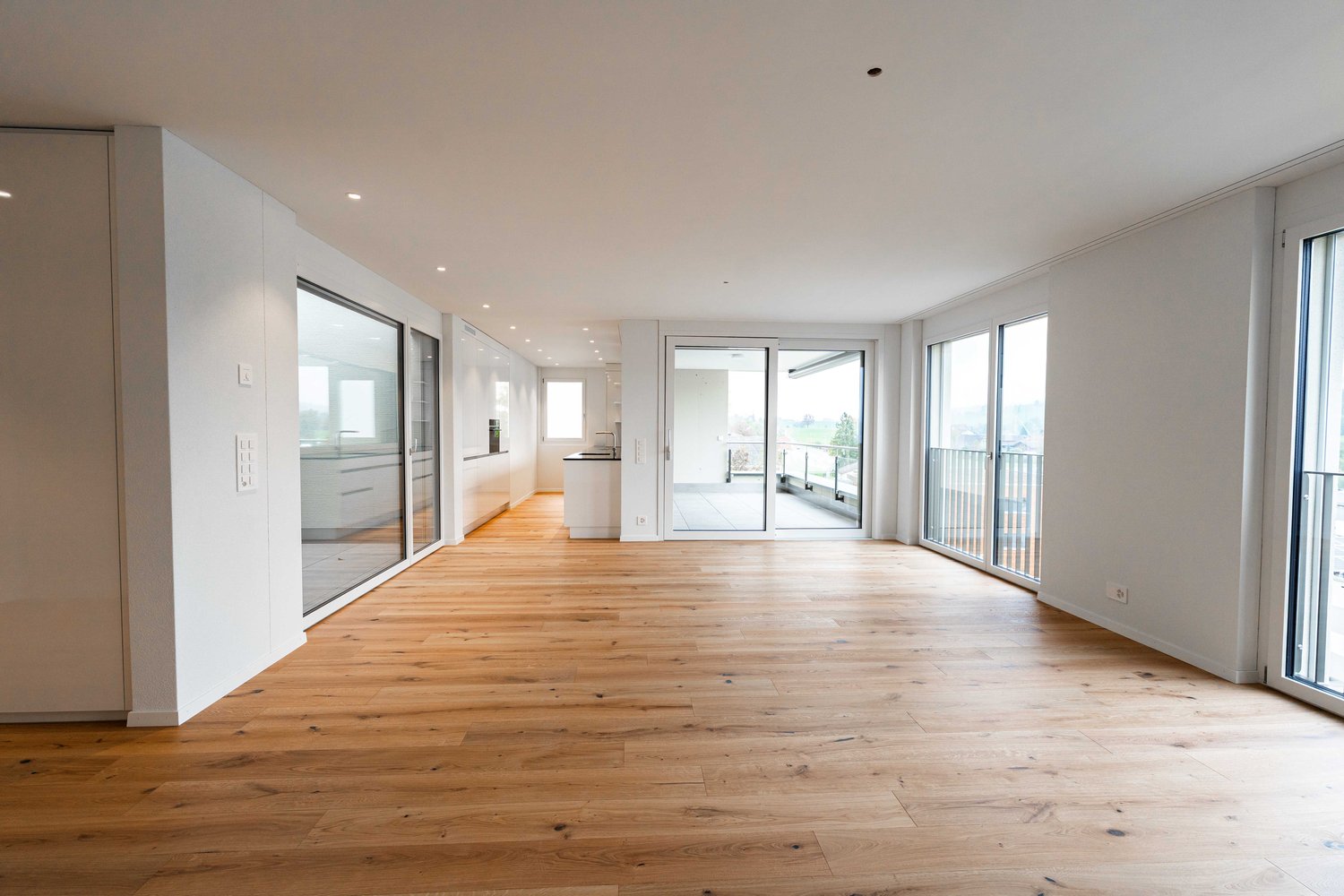 Moderne 4.5-Zimmer-Wohnung mit gedecktem Sitzplatz und schöner Aussicht in Ruswil - Bild 11