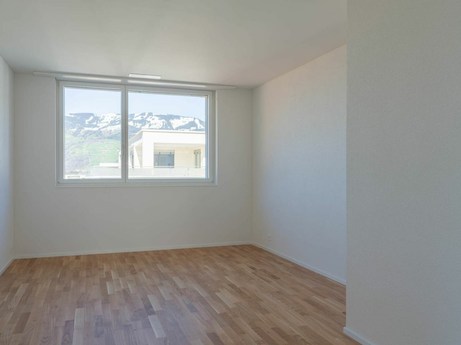 Erstvermietung: 3.5-Zimmer-Attikawohnung mit See- und Bergblick - Bild 12