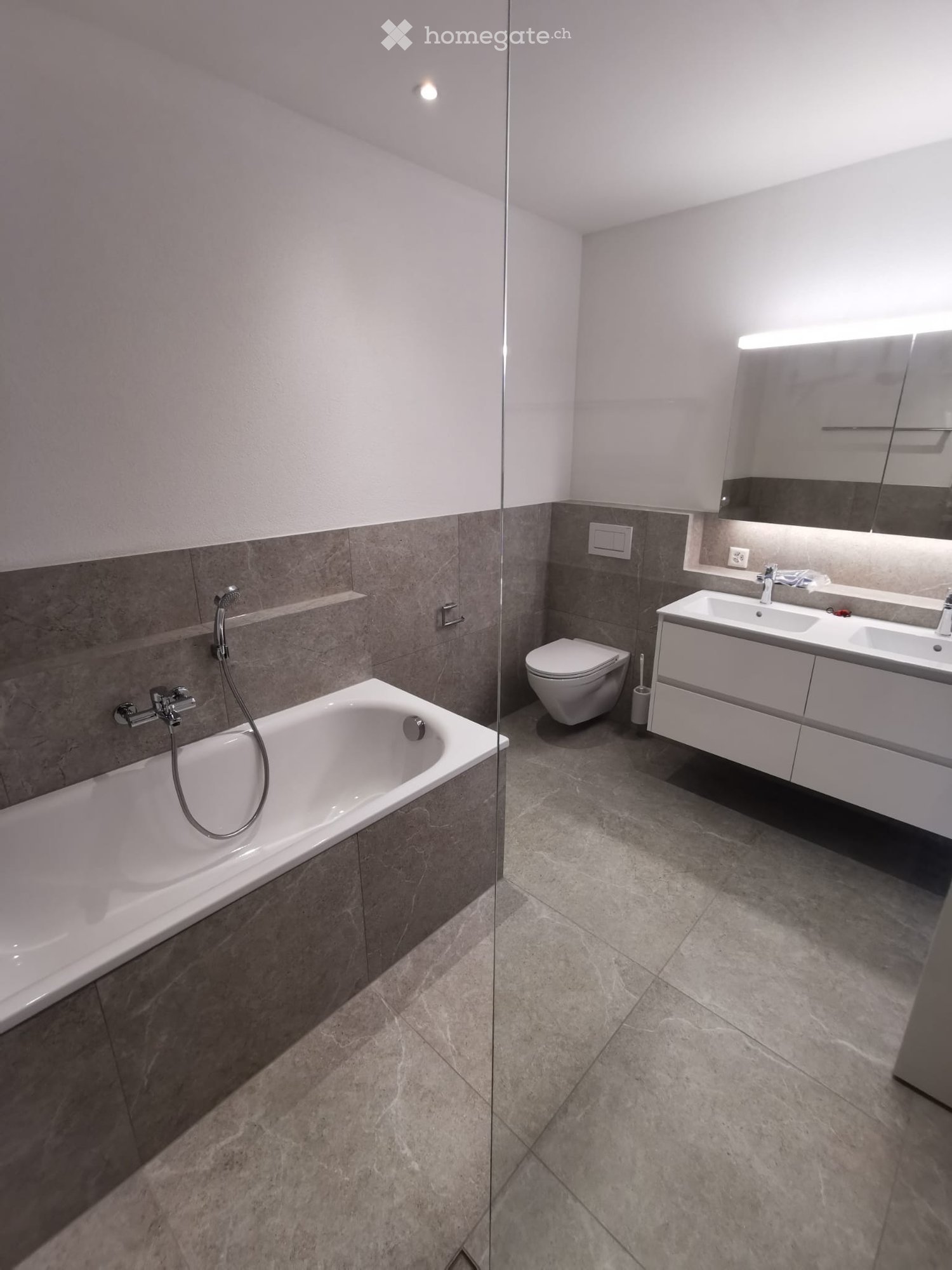 Topmoderne 4,5 Zimmer Attikawohnung mit grosser Terrasse - Bild 11