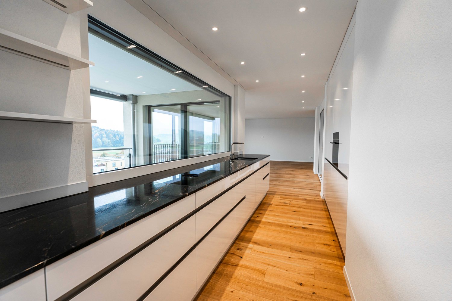 Moderne 4.5-Zimmer-Wohnung mit gedecktem Sitzplatz und schöner Aussicht in Ruswil - Bild 12