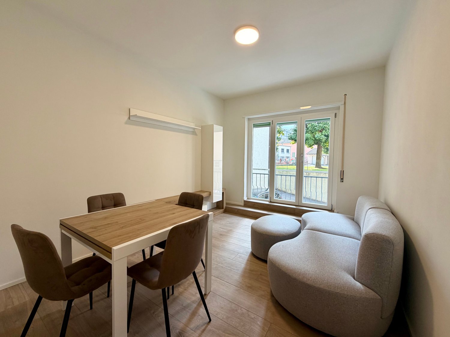 Chiasso Nuovo 2.5 loc. Arredato Pigione 1'050 Spese 200 - Bild 2