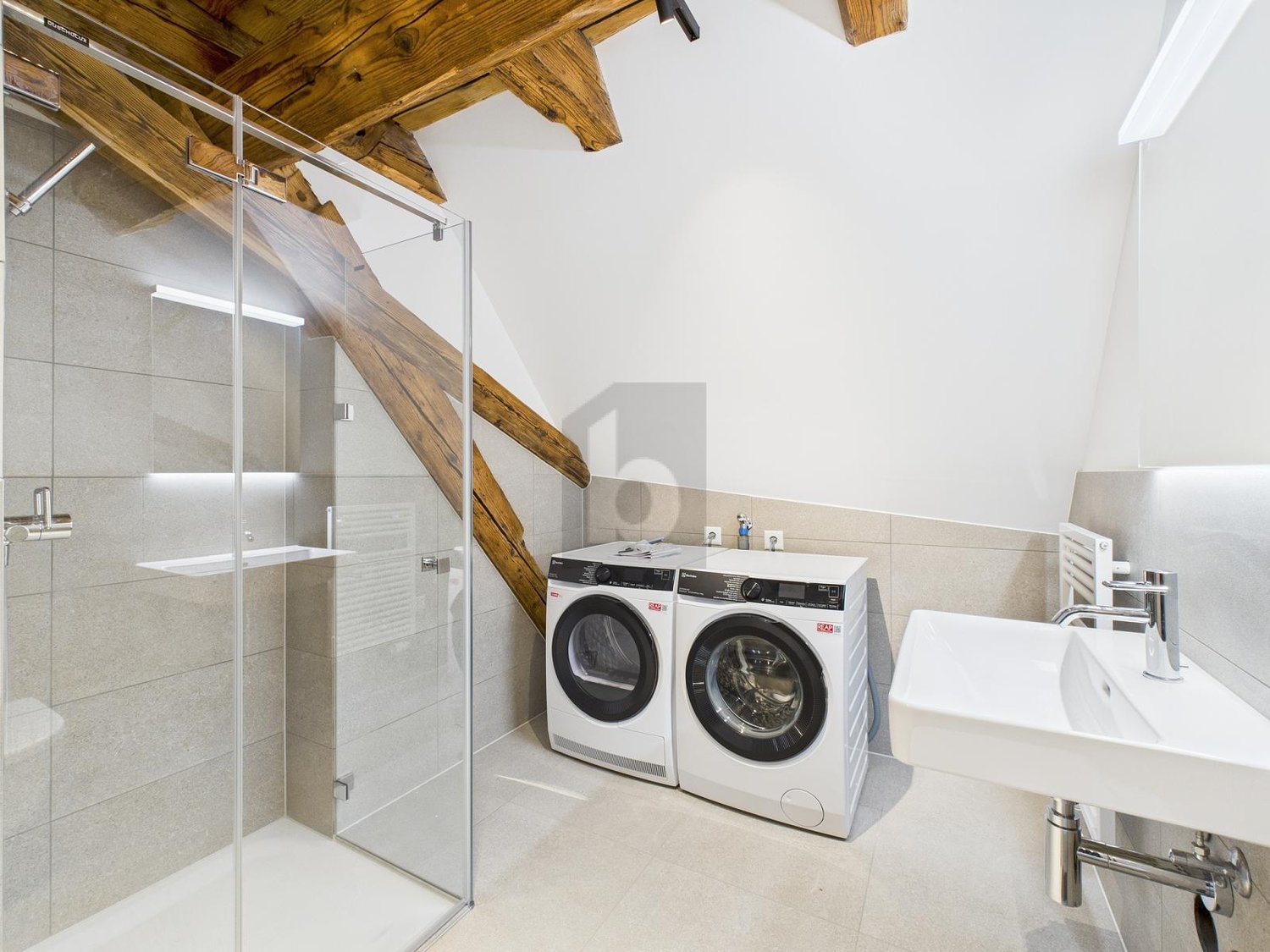 HOCHWERTIG MIT SICHTBALKEN - 1. MONAT GESCHENKT! - Bild 4