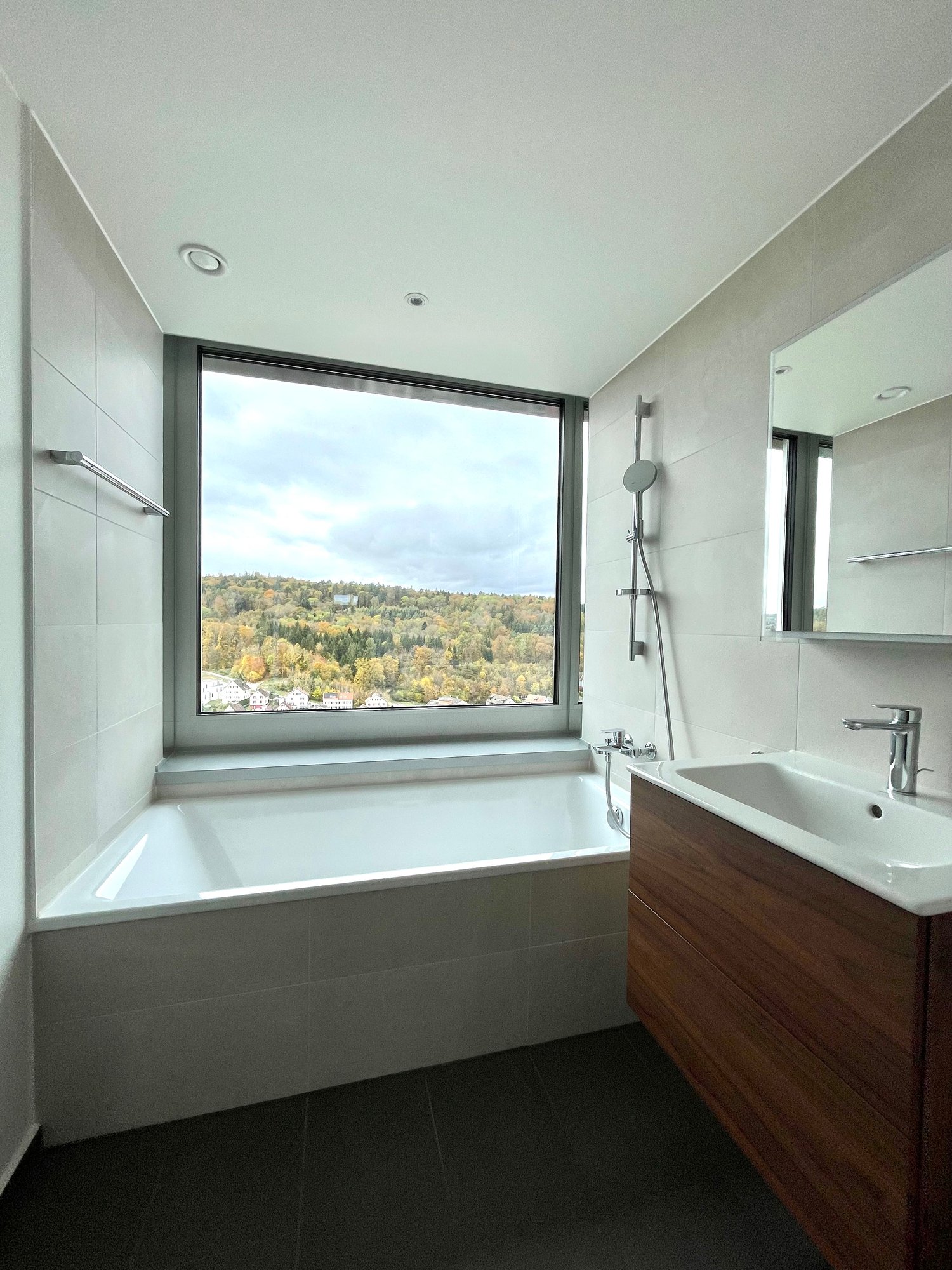 Exklusive 5.5-Zimmer-Wohnung mit spektakulärer Aussicht in Neuhausen am Rheinfall - Bild 10