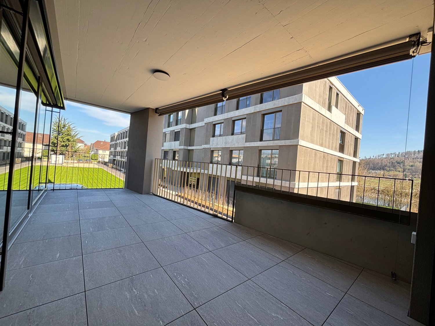 NEUBAU - Grosszügige 3.5-Zimmer-Wohnung mit Aareblick in Brügg - Bild 10