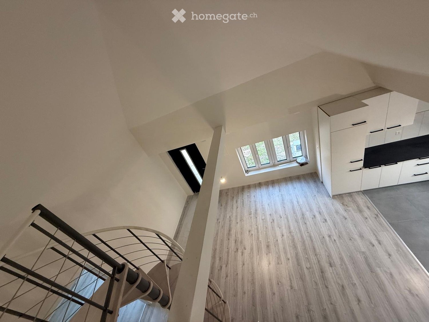 Moderne 5.5-Zimmer-Attikawohnung in Pieterlen zu vermieten - Bild 3