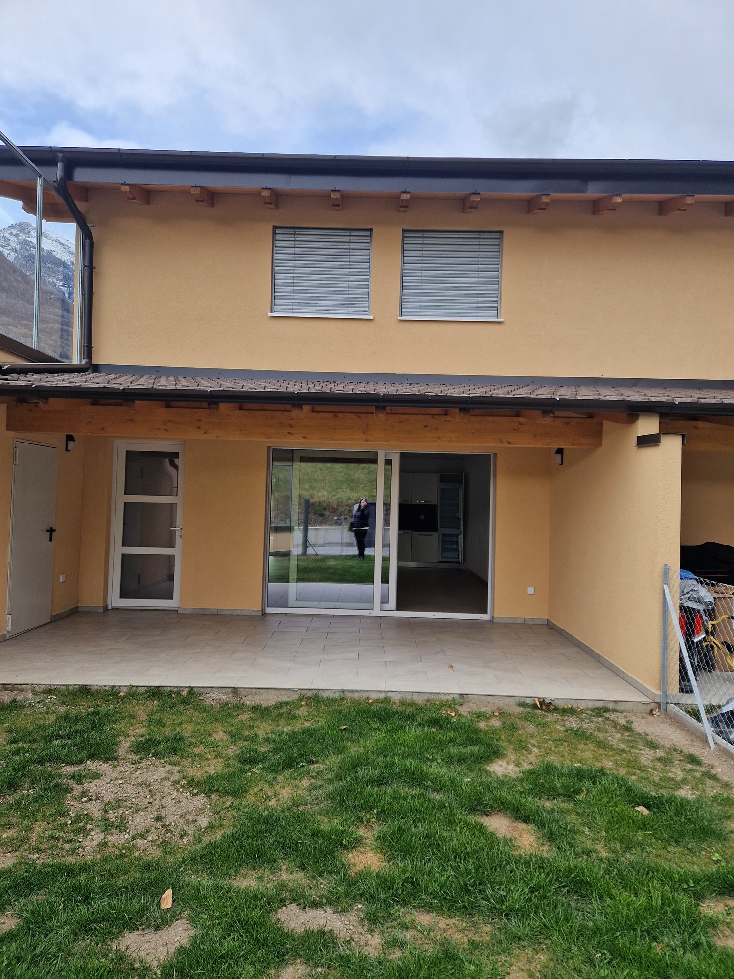 Casa bifamiliare moderna a Osogna - 4.5 locali con giardino - Bild 10