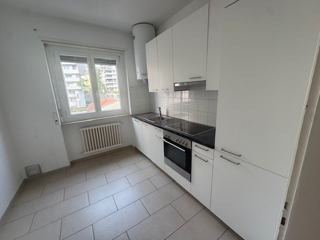 Ampio appartamento 3.5 locali luminoso in affitto a Lugano - Bild 5