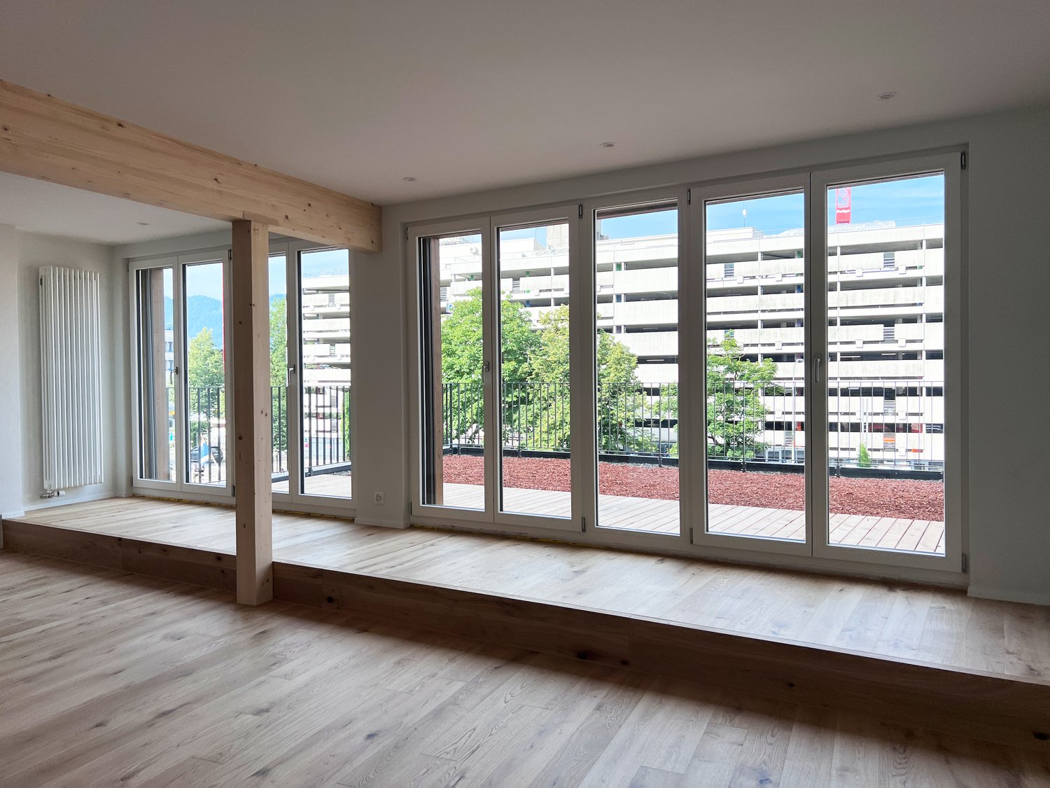 Moderne Wohnung mit grosser Terrasse direkt an der Aare - Bild 1