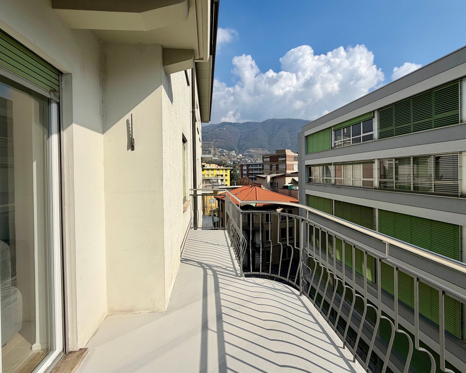 Chiasso Nuovo 4.5 loc. Arredato Pigione 1'200 Spese 250 - Bild 2