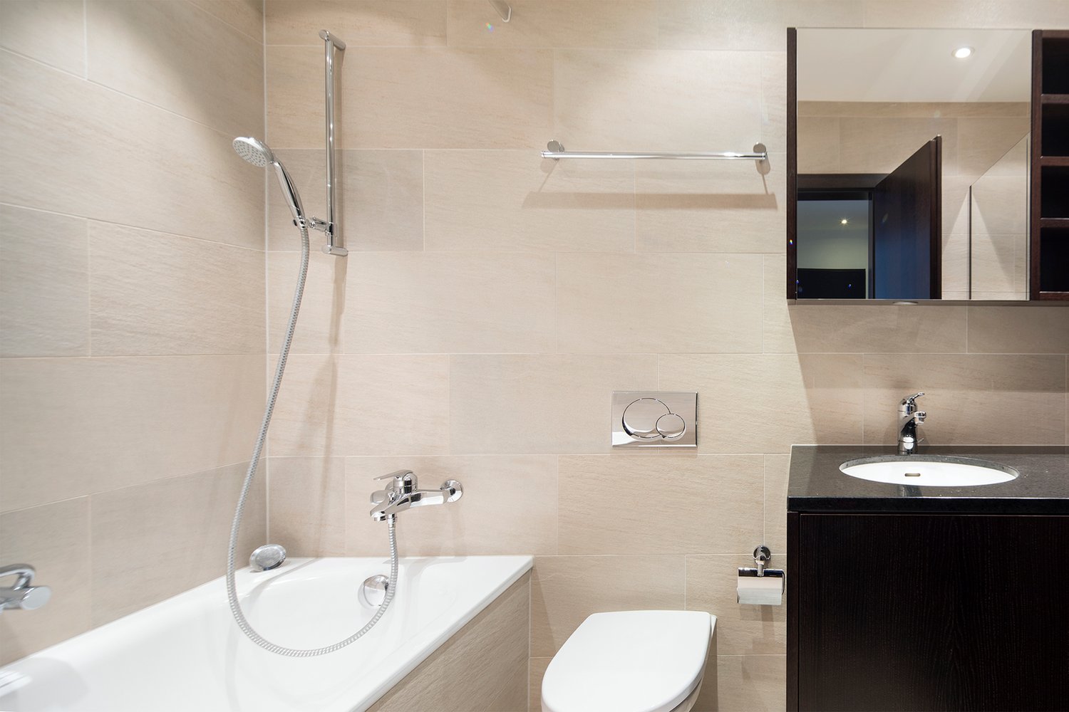 Attraktive Designer-Wohnung mit traumhafter Seesicht - Bild 12