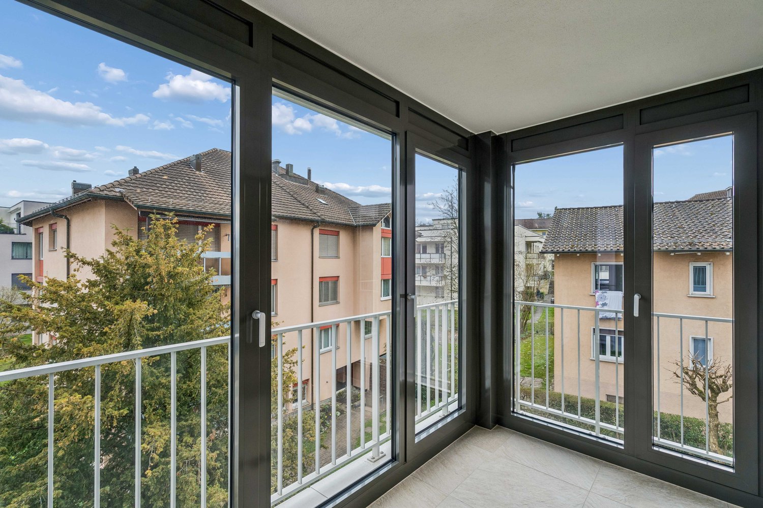 Moderne Neubauwohnung - 4.5-Zimmerwohnung mit Balkon & Wintergarten - Bild 10