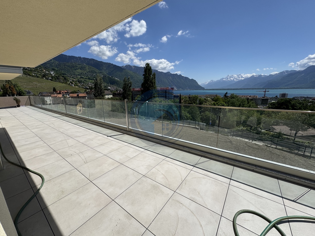 APPARTEMENT NEUF DE 4,5 PIÈCES AVEC VUE PANORAMIQUE SUR LE LAC - Bild 12