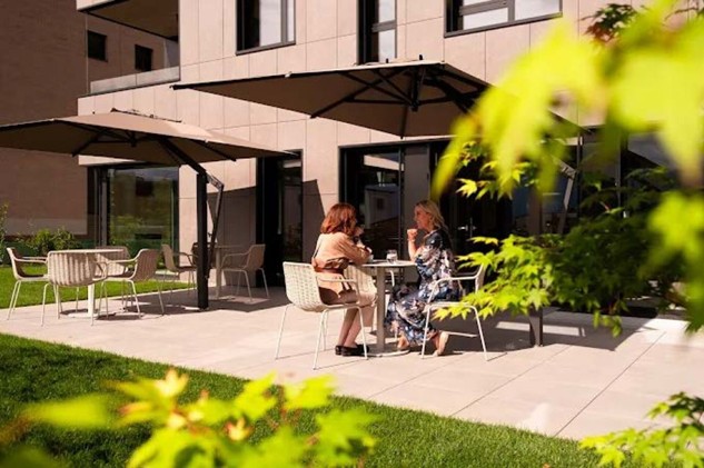 Moderno 2.5 locali ammobiliato con vista panoramica a CHF 1'750/mese + pacchetto servizi obbligatori - Bild 13