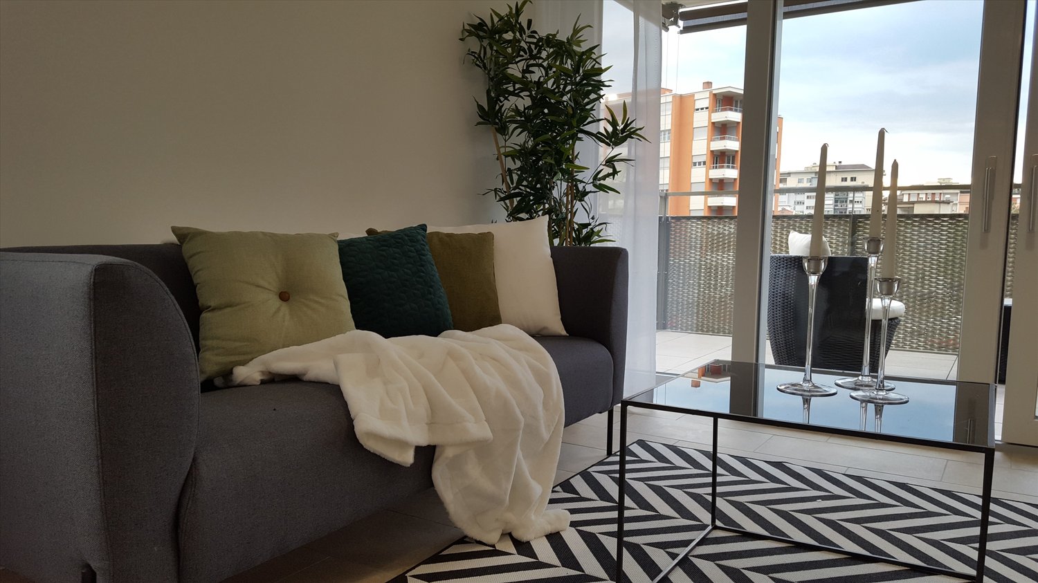 Luminoso e moderno appartamento - Wohnzimmer