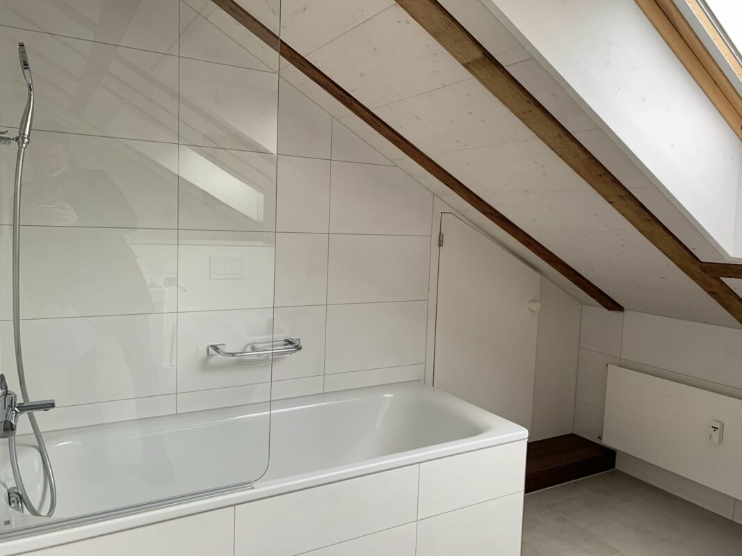 3.5-Zimmer-Dachwohnung am Rotsee - Bad mit Schlupfestrich