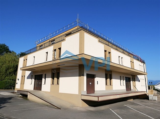 Gland-Neubau-Platte teilbar im 2. Stock - Bild 1