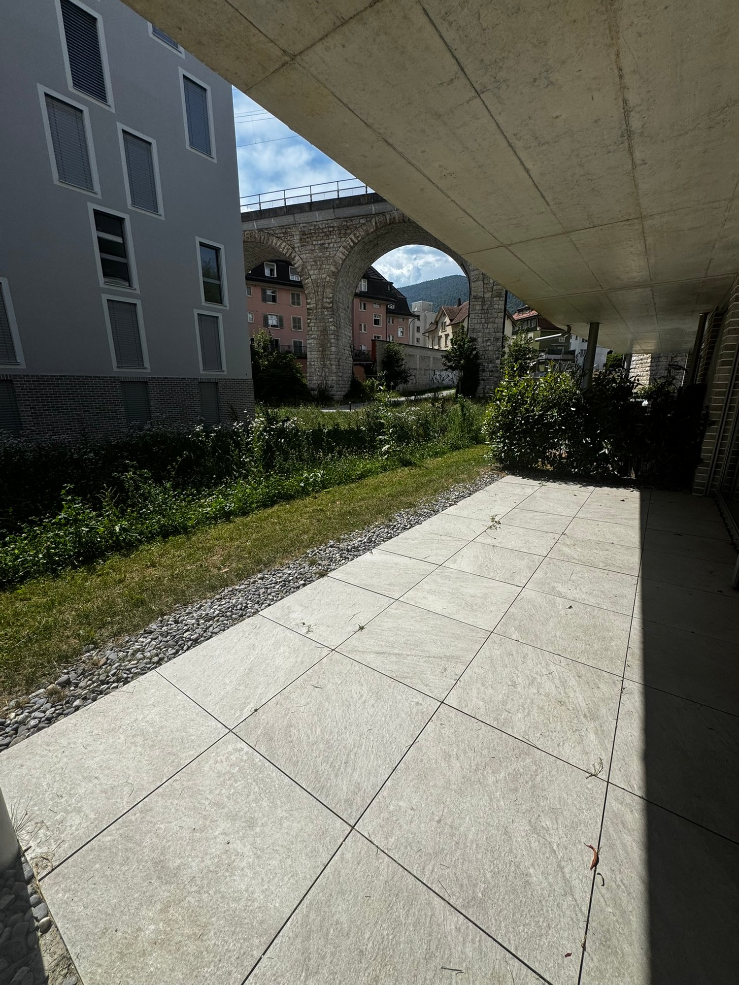 SOMMERAKTION: 1. Mietzins gratis - Moderne 3.5-Zimmerwohnung mit Gartenterrasse - Bild 8