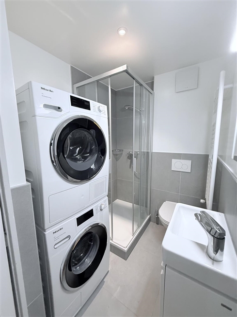 PRÄCHTIGE WOHNUNG IM ZENTRUM VON LUTRY - Bild 4