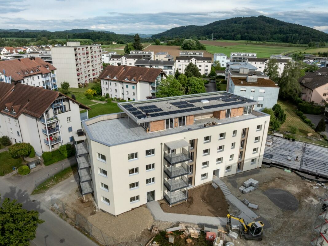 Exklusive 2.5-Zimmer-Attikawohnung mit ca. 74 m² Sonnenterrasse - Erstbezug im Neubau - Bild 12