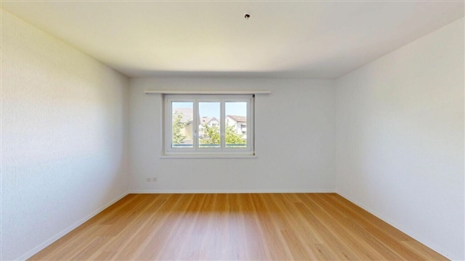 Wohnen in neuem Glanz - Helle 3.5-Zimmerwohnung mit sonnigem Balkon - Erstbezug nach Gesamterneuerung - Bild 4
