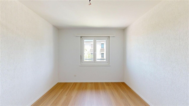 Wohnen in neuem Glanz - Helle 3.5-Zimmerwohnung mit sonnigem Balkon - Erstbezug nach Gesamterneuerung - Bild 5