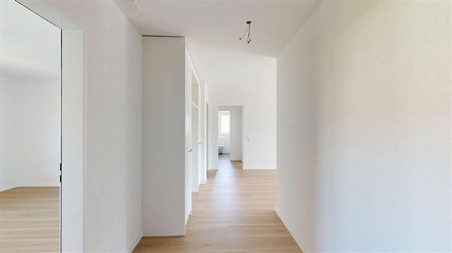 Wohnen in neuem Glanz - Helle 3.5-Zimmerwohnung mit sonnigem Balkon - Erstbezug nach Gesamterneuerung - Bild 6