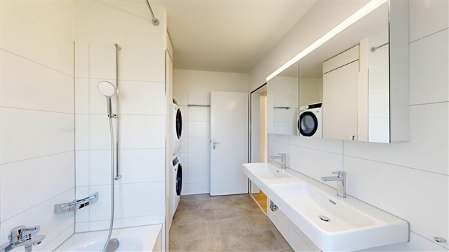 Wohnen in neuem Glanz - Helle 3.5-Zimmerwohnung mit sonnigem Balkon - Erstbezug nach Gesamterneuerung - Bild 7