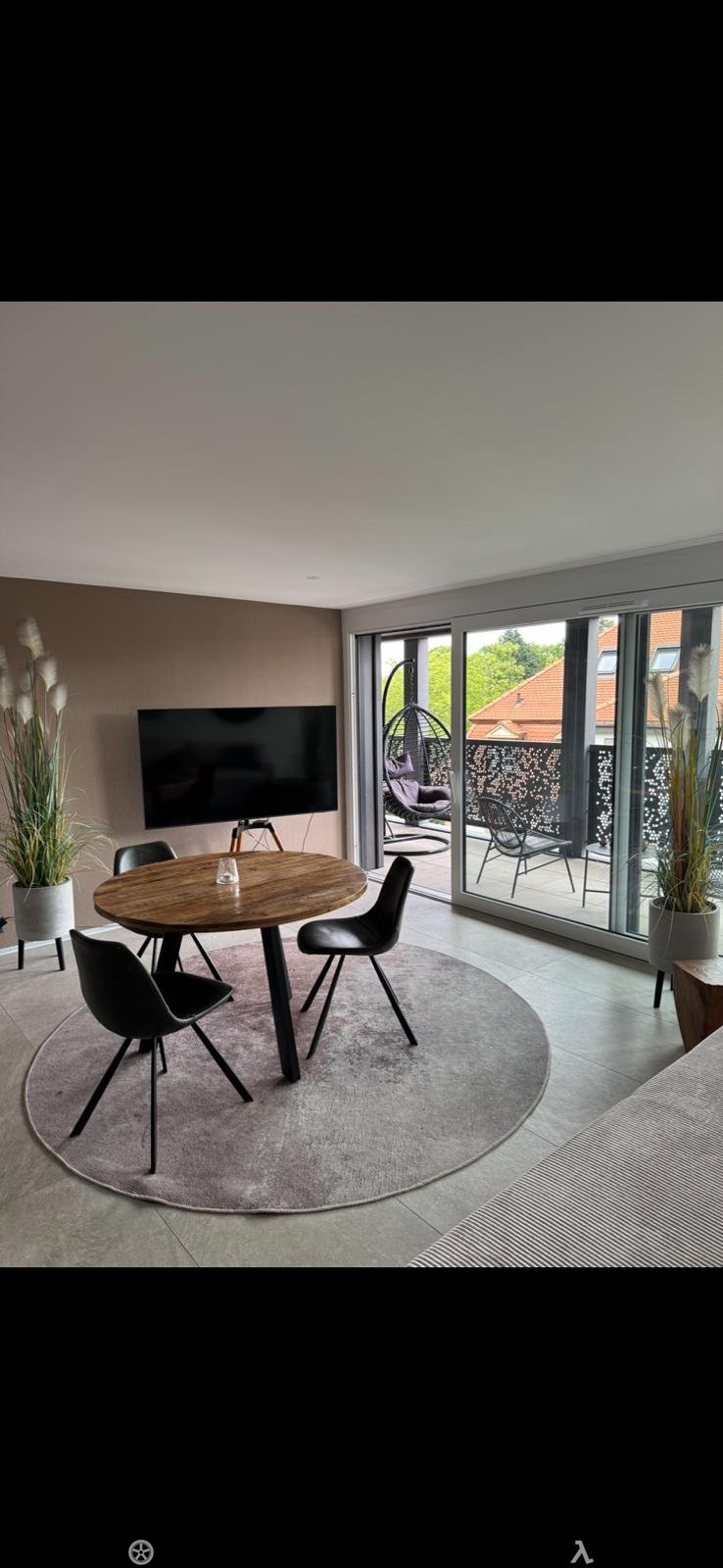 Moderne 2.5-Zimmer-Neubauwohnung mit Balkon und schöner Aussicht in Biel/Bienne – sofort verfügbar - Bild 2