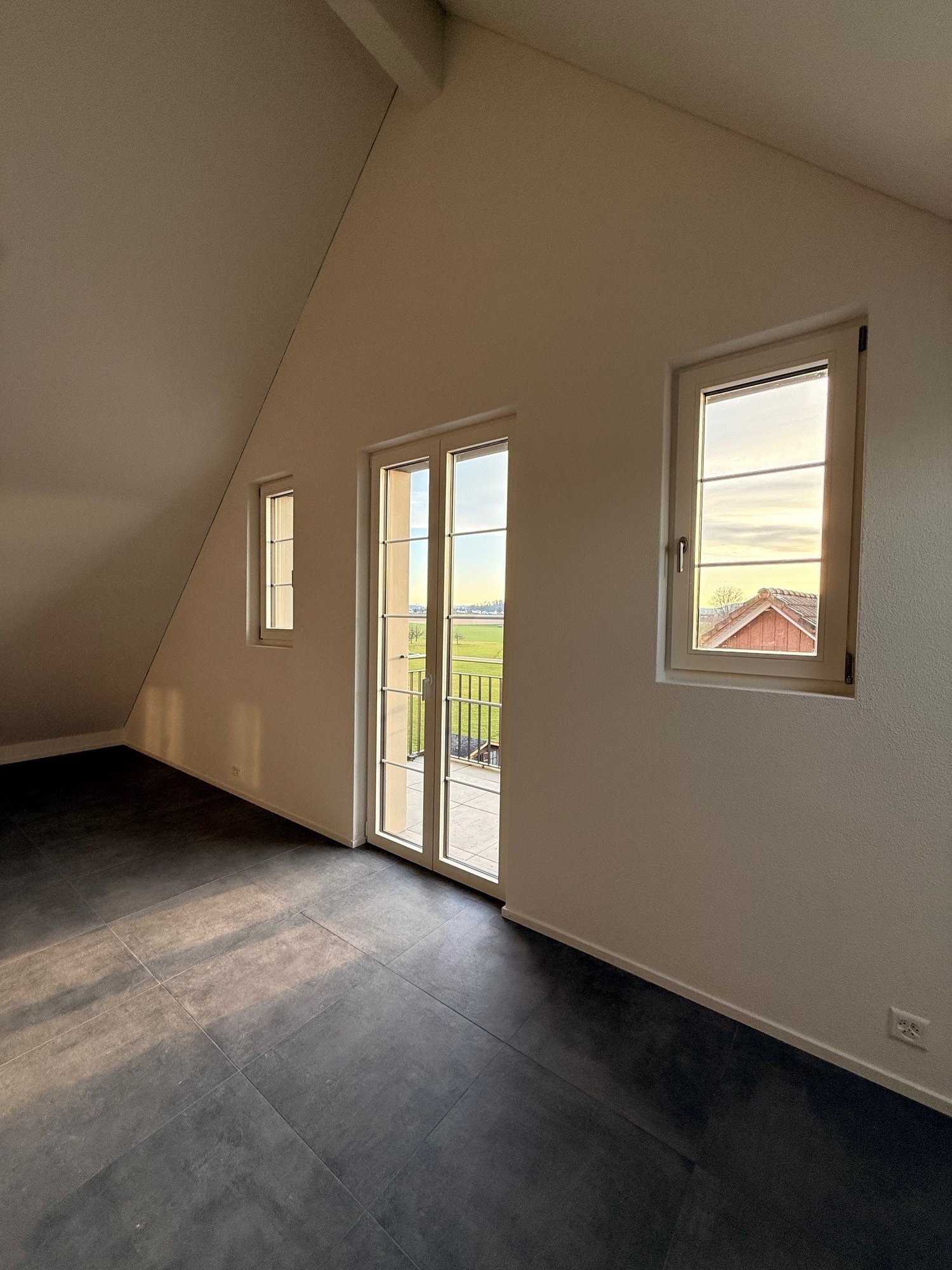 Viel Platz zum Wohlfühlen – 3.5 Zimmer im Dachgeschoss - Bild 7