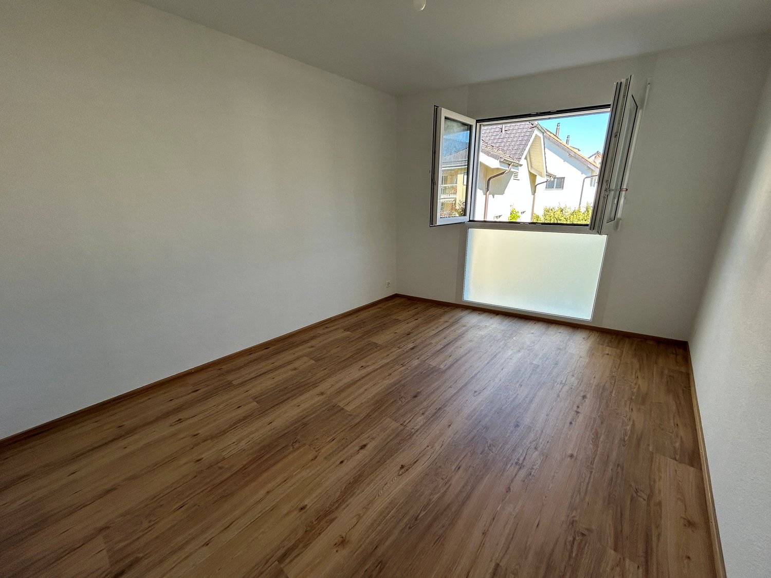 Appartement neuf de 3,5 pces au rez avec terrasse et jardin privatif - Bild 7