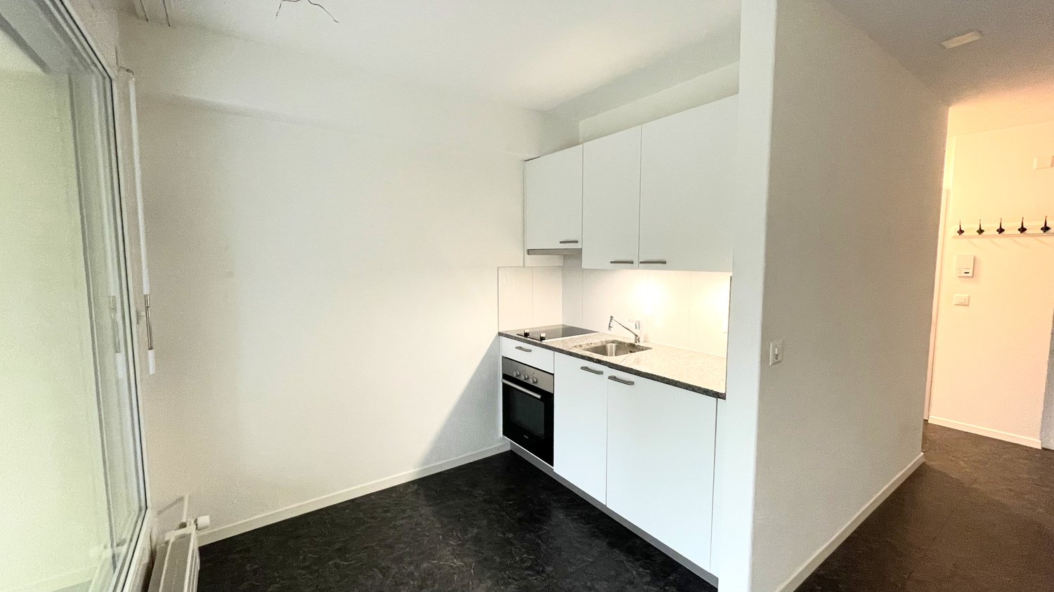 Moderne 1½-Zimmerwohnung Erdgeschoss - Z8, Objekt 22, Küche quer