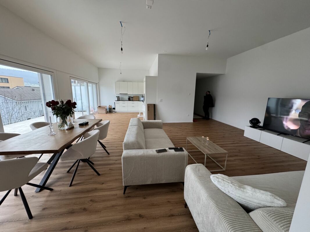 Fantastische Neubauwohnungen: 3.5 Zimmer, grosse Terrassen, hohe Decken, Keller, WM/TU - Bild 3