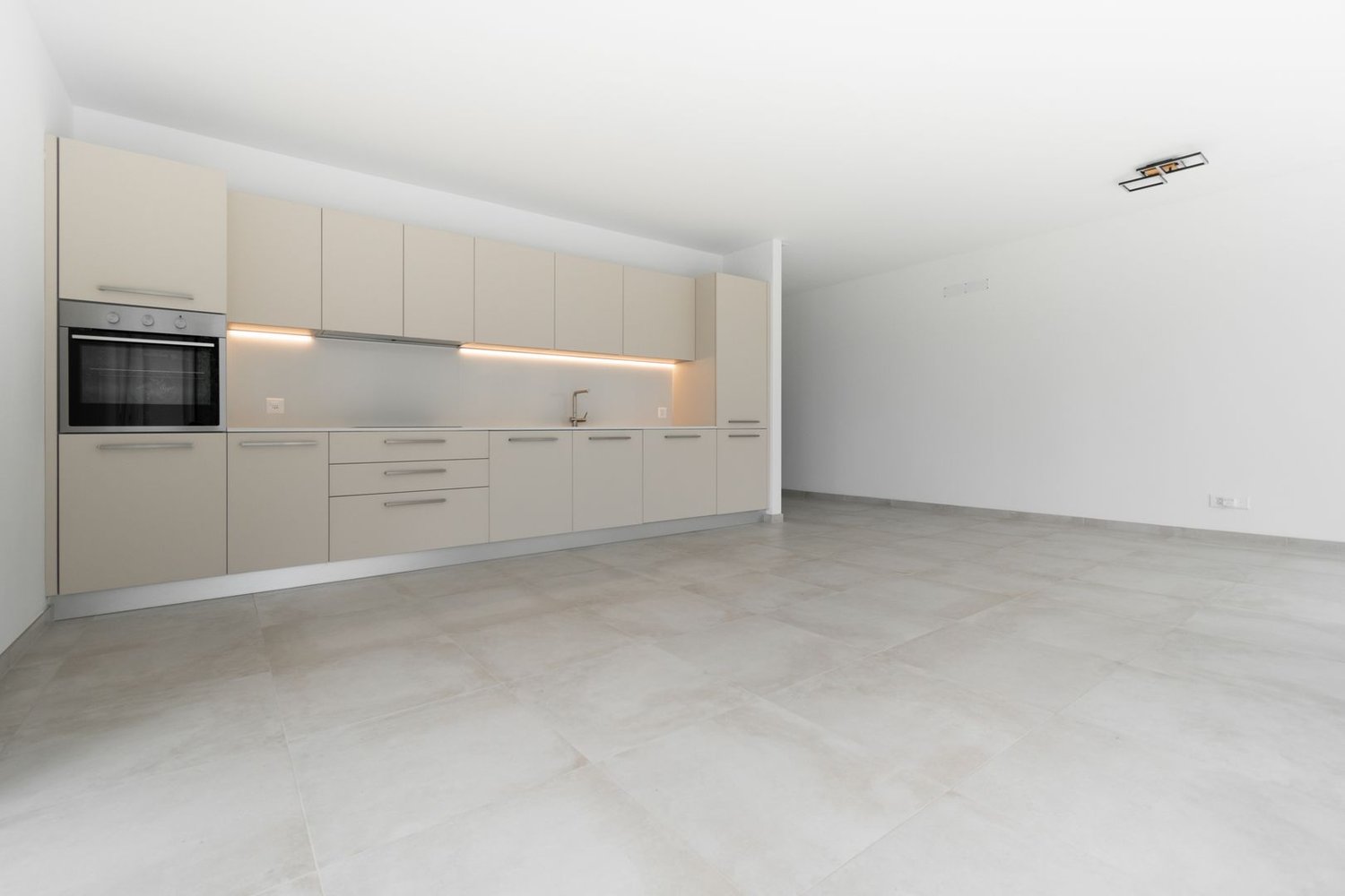 NUOVO APPARTAMENTO 3.5 LOCALI CON GIARDINO - Bild 2