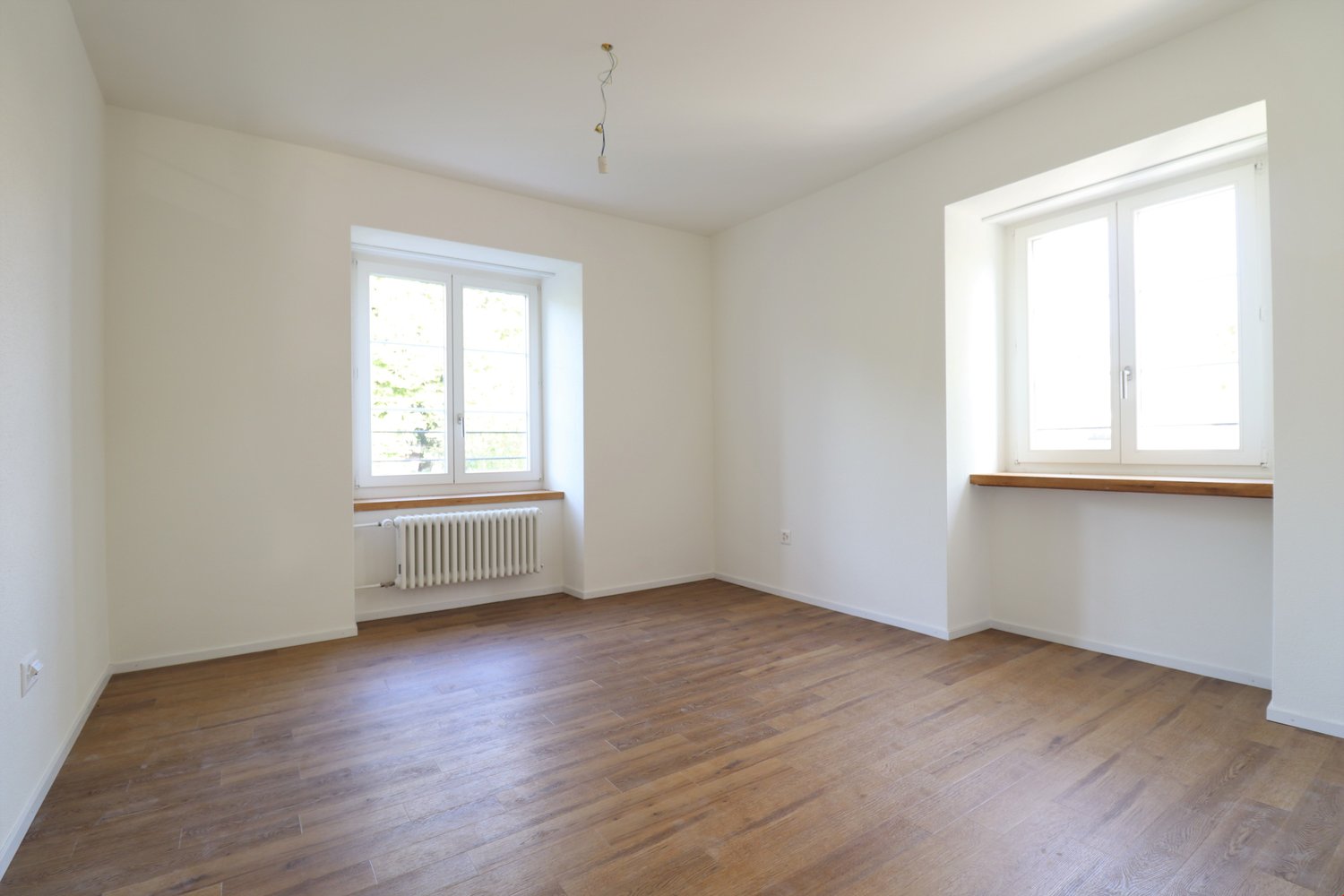 Neuwertige 7.5-Zi. Wohnung mit Blick ins Grüne - Bild 9