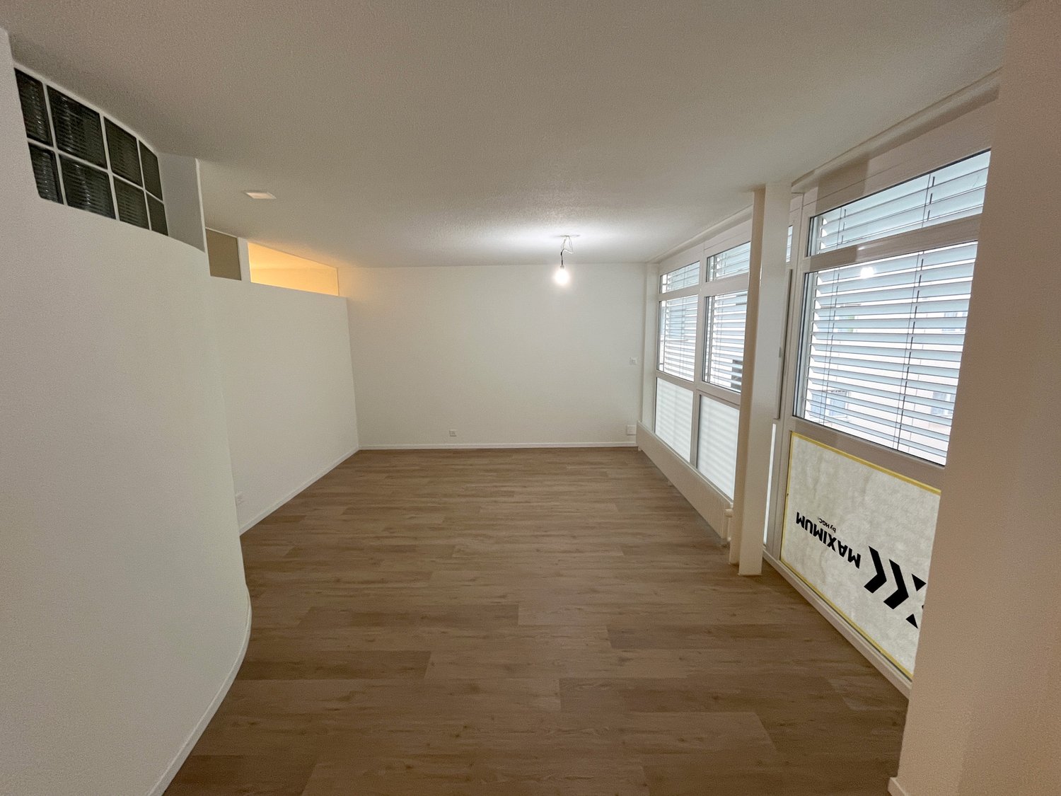 Sanierte 3.5-Zi-Whg mit Terrasse und Balkon - IMG_1398