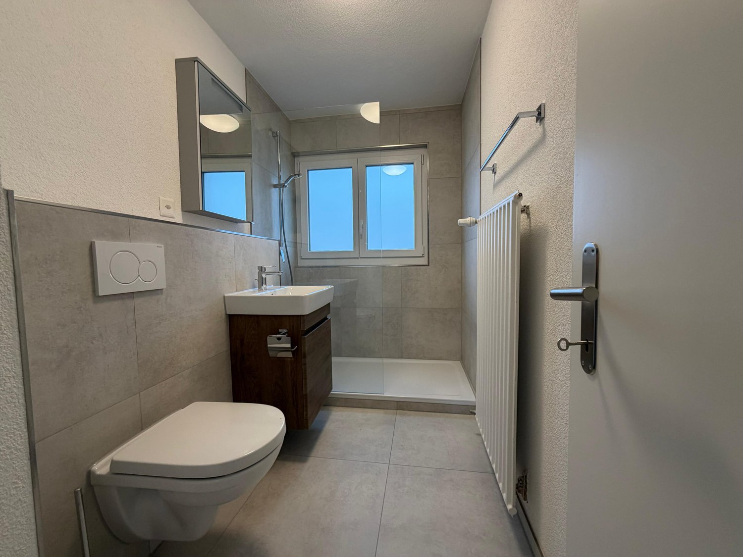 Moderne 4-Zimmer Dachgeschoss Wohnung – Erstbezug nach hochwertiger Kernsanierung - Bild 3