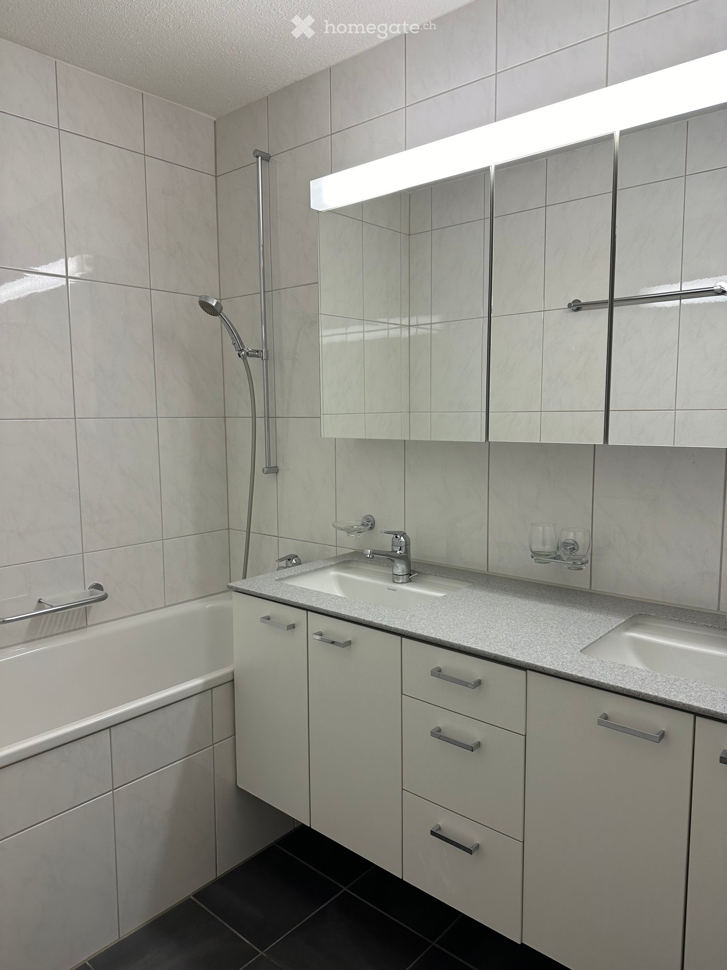 Moderne 4-Zimmer-Wohnung mit Balkon mit Blick ins Grüne - Bild 8