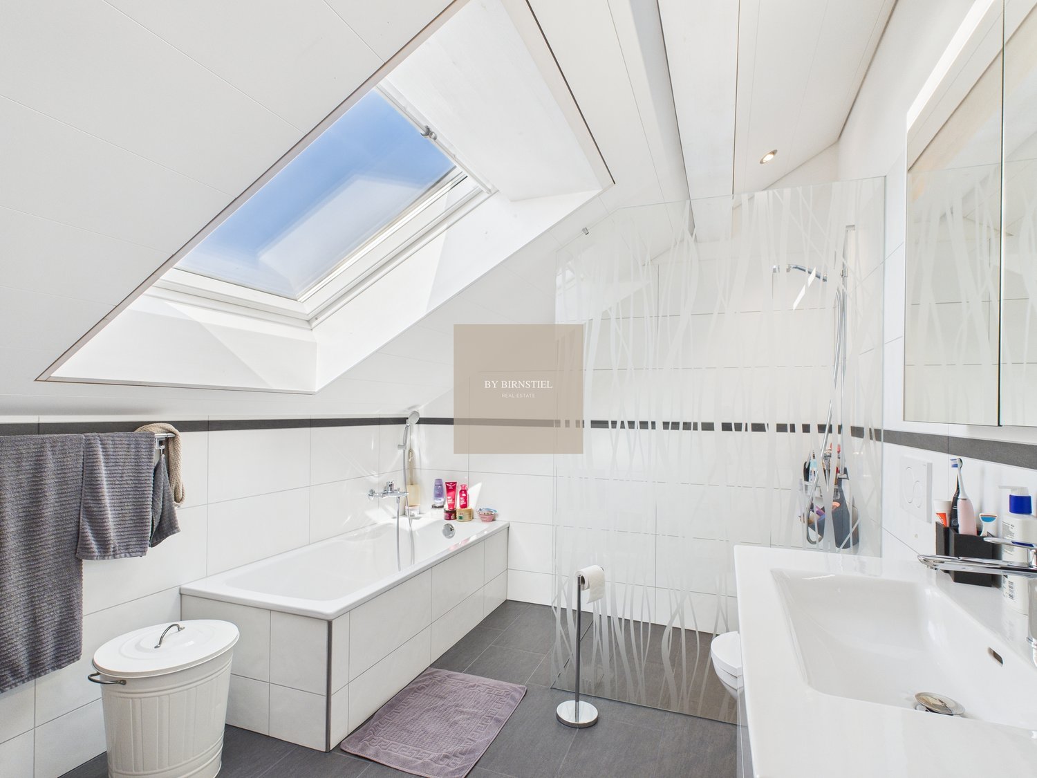 Zuhause ankommen – kernsaniertes 6-Zimmer-Haus mit Terrasse, Weitblick und Garten in Zetzwil - Bild 13