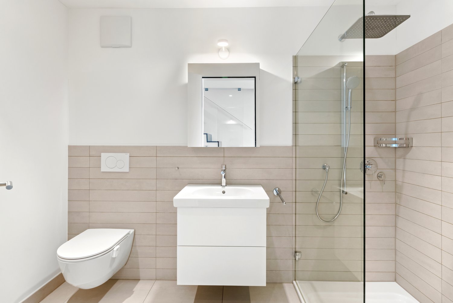 4.5-Zimmer-Maisonette-Terrassenwohnung mit Traumaussicht - Bad