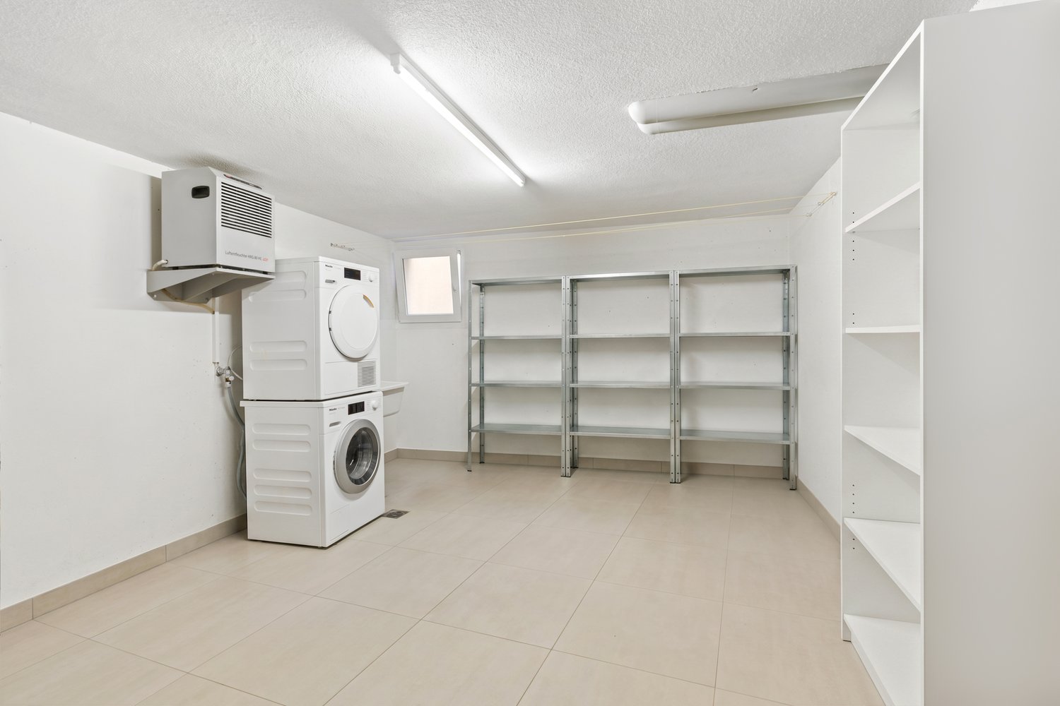 4.5-Zimmer-Maisonette-Terrassenwohnung mit Traumaussicht - Reduit-Keller