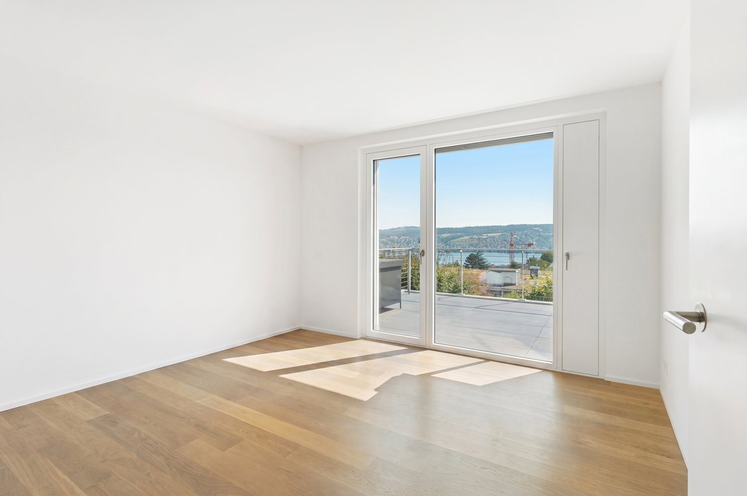 4.5-Zimmer-Maisonette-Terrassenwohnung mit Traumaussicht - Schlafzimmer 1