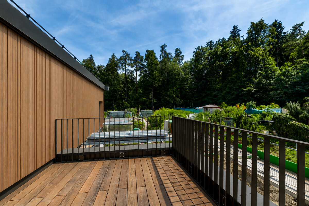 Horgen: Neubau-Einfamilienhaus mit Garten und viel Privatsphäre - Visualisierung Balkon