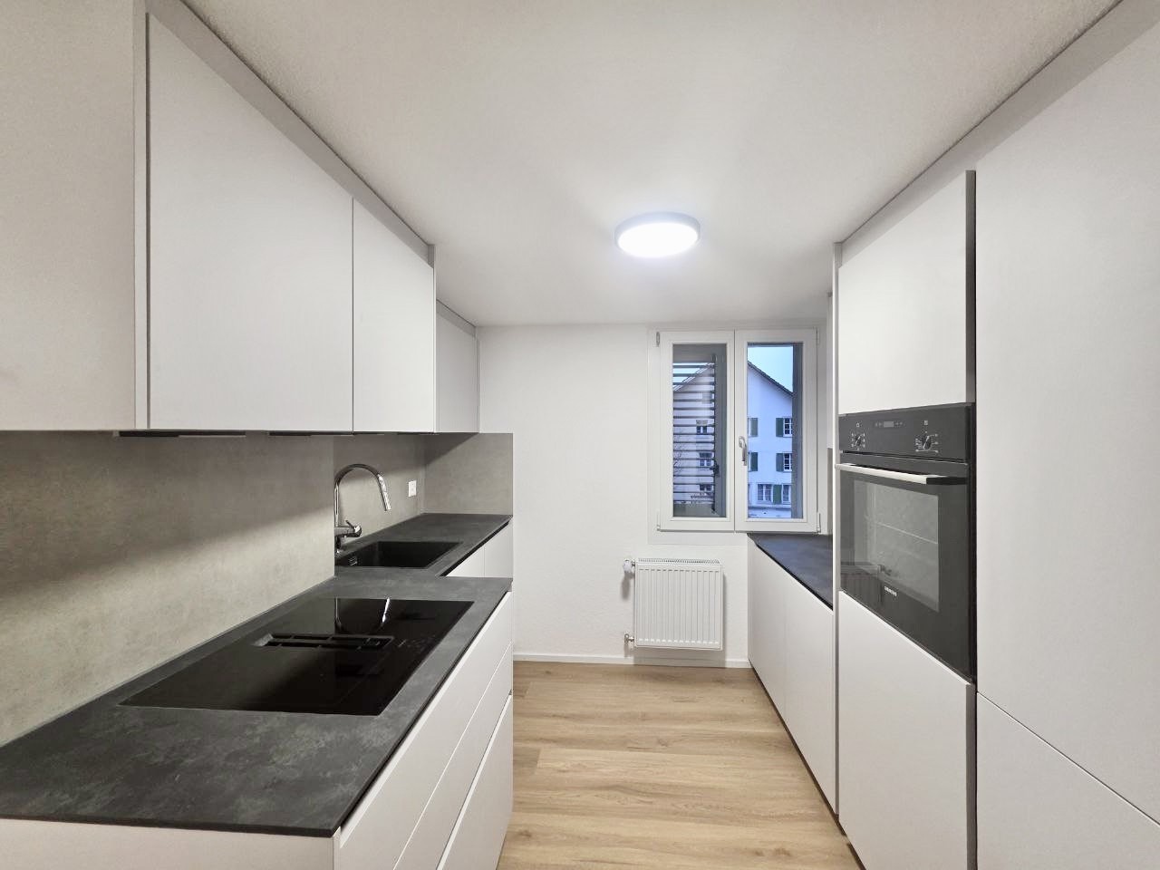 Erstvermietung nach Totalsanierung: möblierte WG-Zimmer - Bild 1