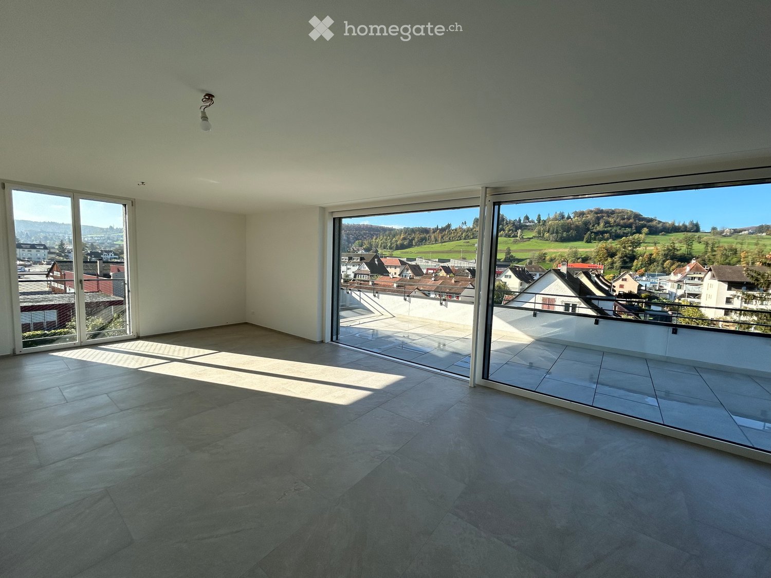 Moderne Attikawohnung an zentraler Lage - Bild 1